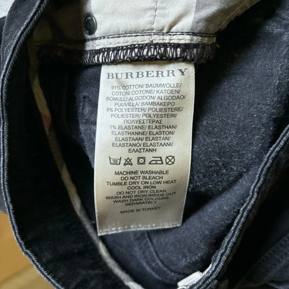 Stylish Women's Gray and Black Jeans - Picture 15 of 16